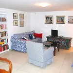 Spacious House In With Sea View Lukoran