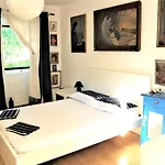 Spacious House In With Sea View Lukoran
