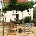 Spacious House In With Sea View بيت للعطل *