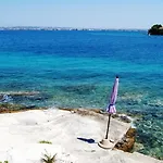 بيت للعطل Spacious House In With Sea View Lukoran