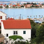 Spacious House In With Sea View بيت للعطل