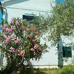 بيت للعطل Spacious House In With Sea View