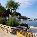 Spacious House In With Sea View بيت للعطل Lukoran