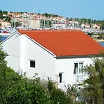 بيت للعطل Spacious House In With Sea View Lukoran