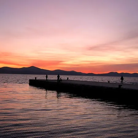 Spacious House In With Sea View Lukoran