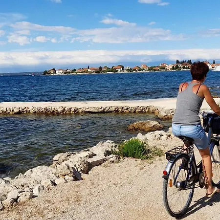 Spacious House In With Sea View * Lukoran