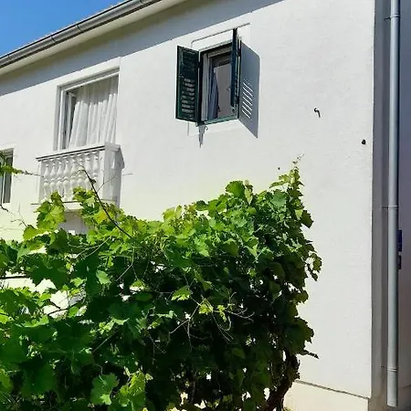 Дом отдыха Spacious House In With Sea View