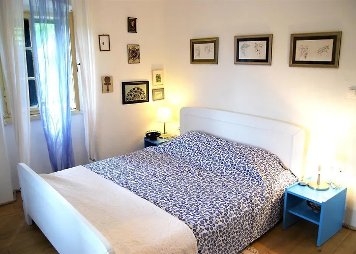 Spacious House In With Sea View * Lukoran