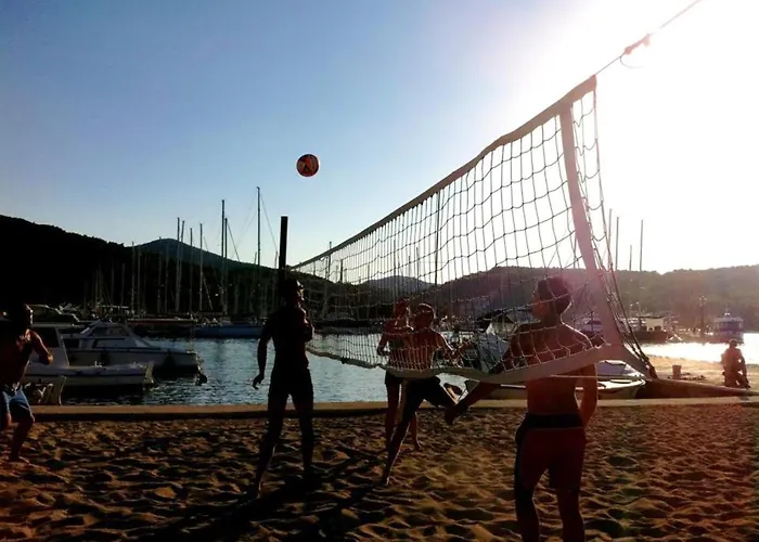 Spacious House In With Sea View Lukoran