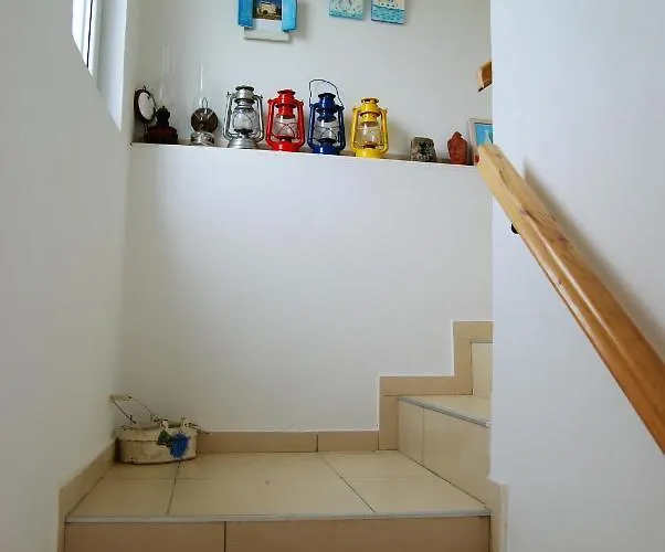펜션 Spacious House In With Sea View Lukoran
