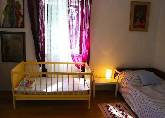 Spacious House In With Sea View Lukoran