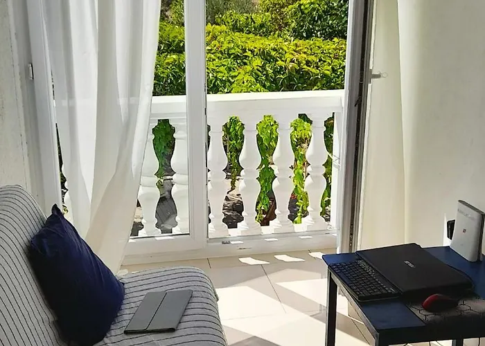 Spacious House In With Sea View Lukoran