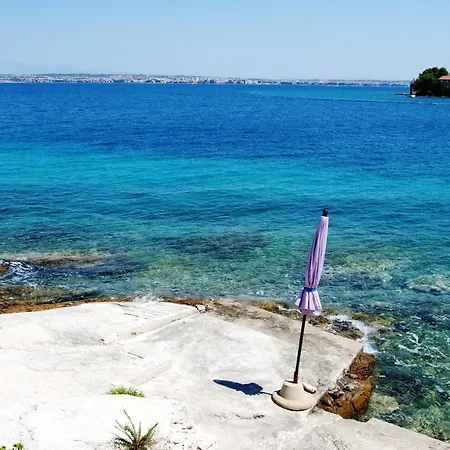 Holiday home Spacious House In With Sea View Lukoran