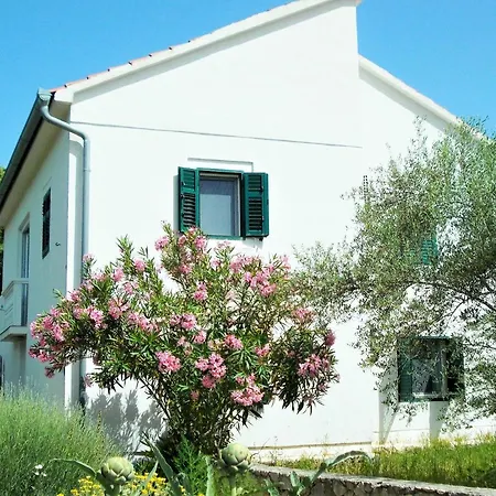 Holiday home Spacious House In With Sea View Lukoran