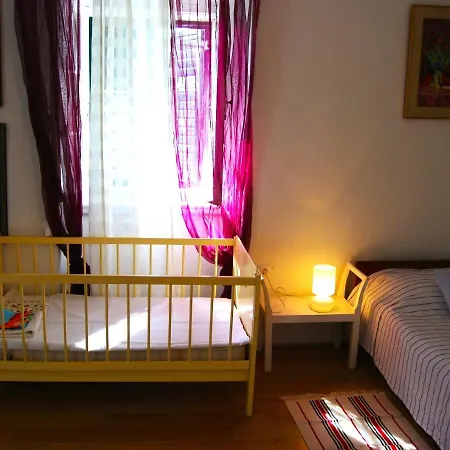 Spacious House In With Sea View Lukoran
