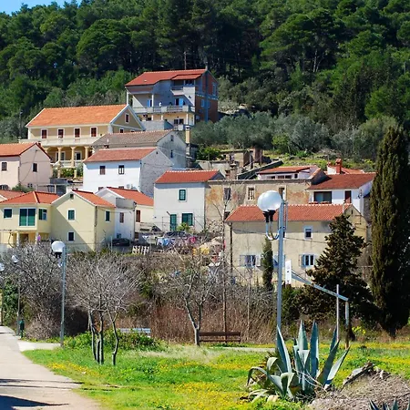 Hébergement de vacances Spacious House In With Sea View Lukoran