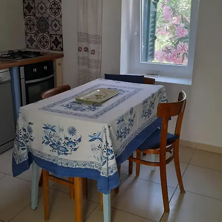 Spacious House In With Sea View *