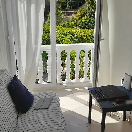 Сasa de vacaciones Spacious House In With Sea View Lukoran