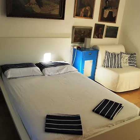 Vakantiehuis Spacious House In With Sea View Lukoran